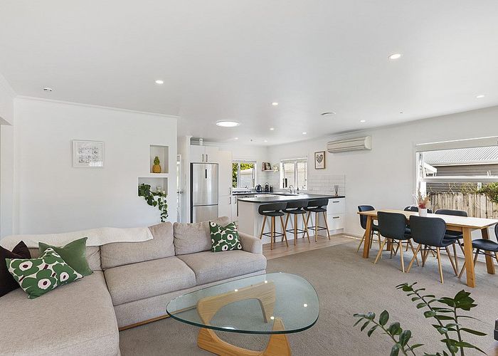  at 33 Third View Avenue, Beachlands, Auckland