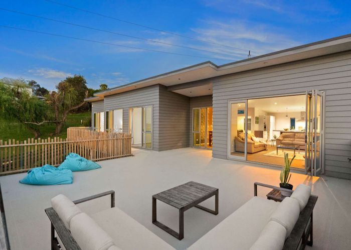  at 9 Bernard Magnus Lane, Greenhithe, Auckland