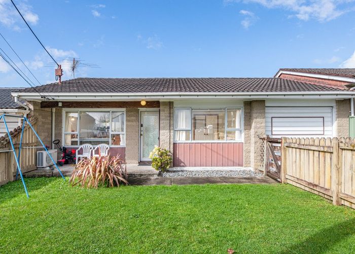  at 2/29 Nikau Street, New Lynn, Auckland