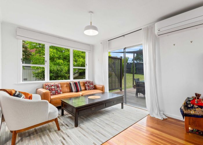  at 3 Farringdon Street, Glen Innes, Auckland