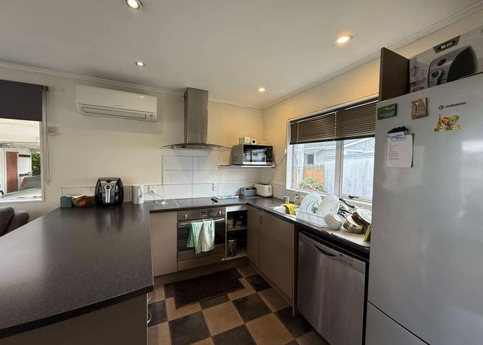  at 2/8 Wilford Street, Wallaceville, Upper Hutt, Wellington