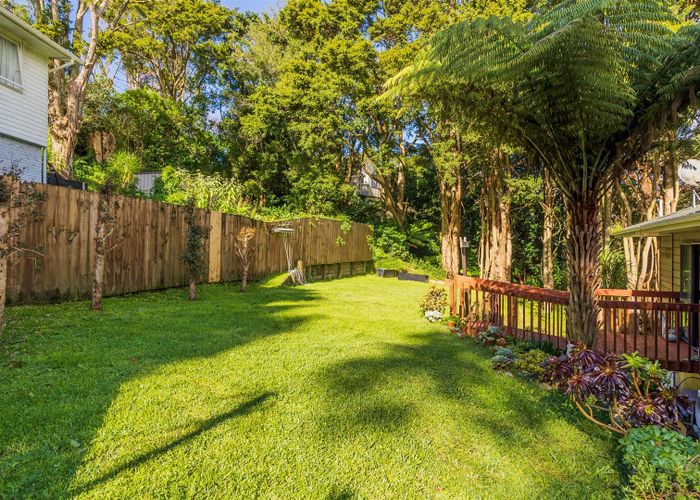  at 2/9 Ridgewood Crescent, Birkenhead, Auckland