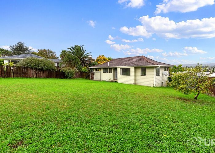  at 10 Pahi Place, West Harbour, Waitakere City, Auckland