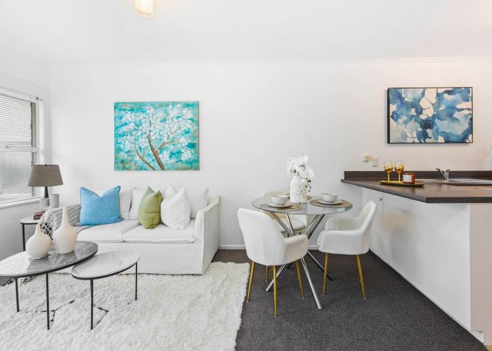  at 2/30 Halston Road, Mount Eden, Auckland City, Auckland