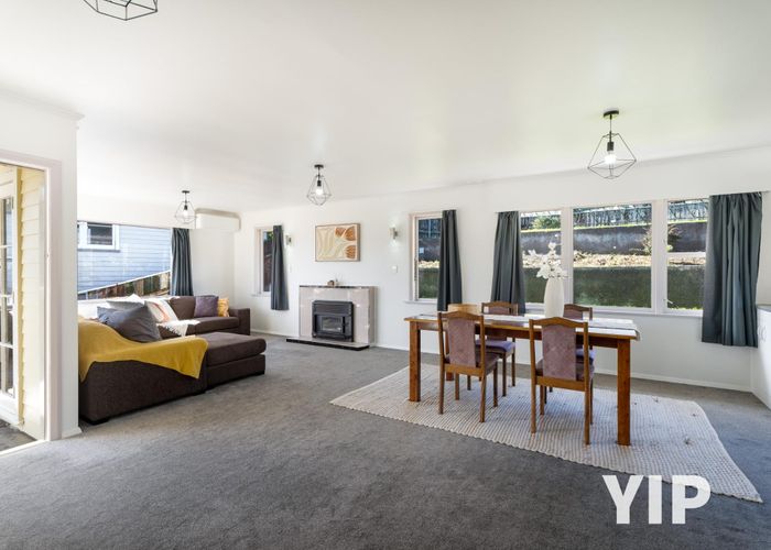  at 22 Longcroft Terrace, Newlands, Wellington