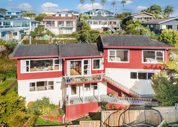  at 35 Montgomery Ave, Rothesay Bay, North Shore City, Auckland