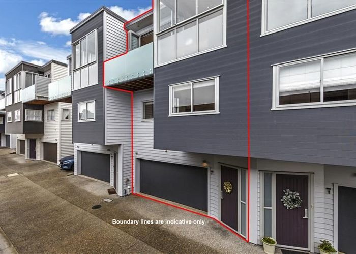  at 2/8 Wilk Lane, Browns Bay, Auckland