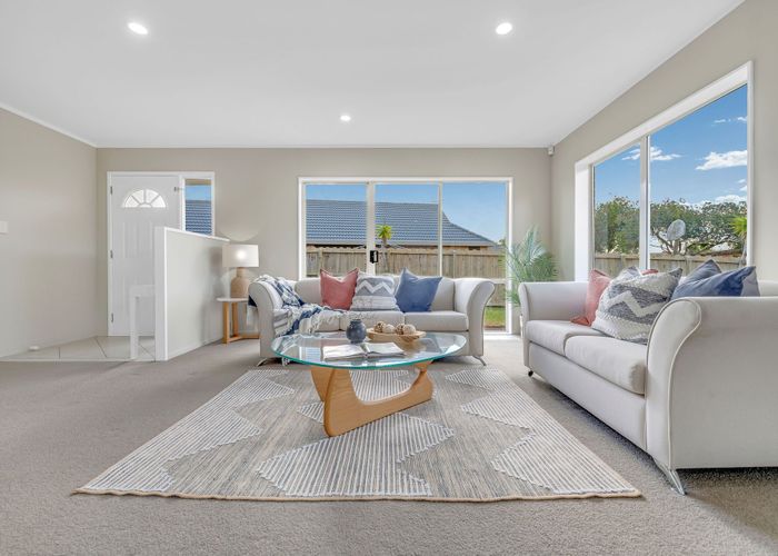  at 10 Waylen Place, Burswood, Auckland