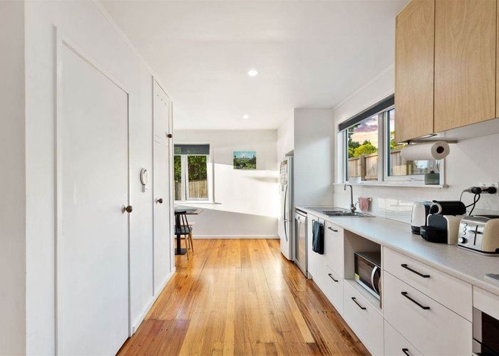  at 1/132 Edmonton Road, Te Atatu South, Waitakere City, Auckland