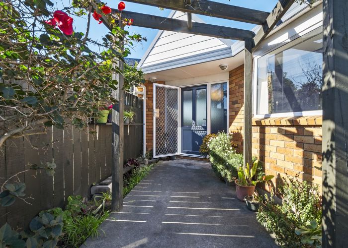  at 4 Seaforth Avenue, Milson, Palmerston North