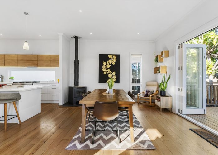  at 8 Fergusson Ave, Sandringham, Auckland