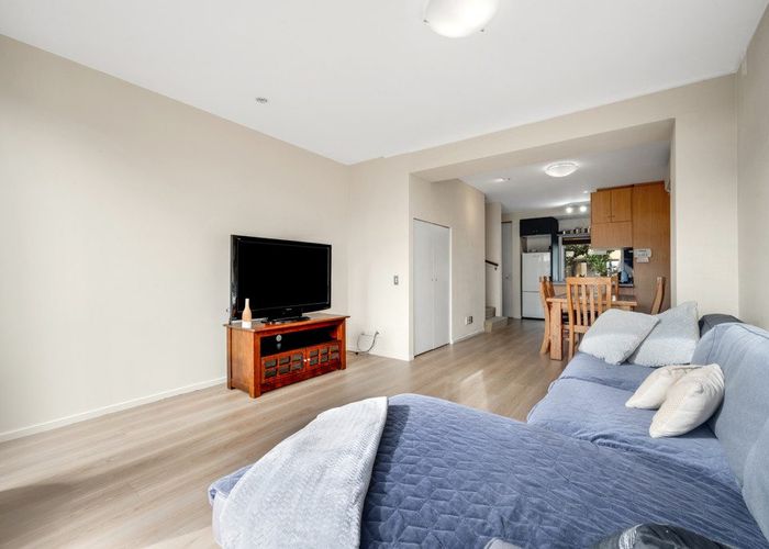  at 6 Haven Drive, East Tamaki, Auckland