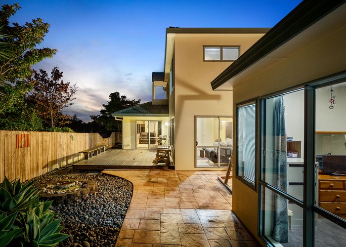  at 27 Connemara Court, West Harbour, Auckland