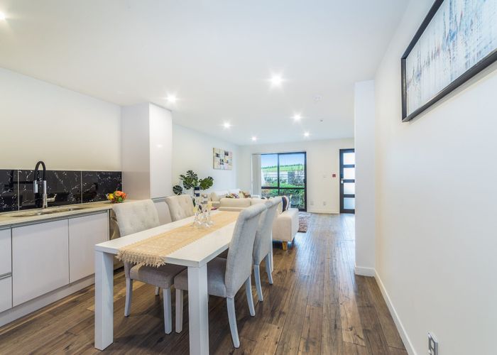  at 24 Peony Mews, Oteha, Auckland