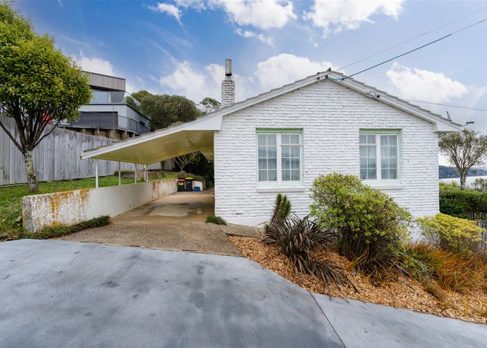  at 21 Jane Street, Macandrew Bay, Dunedin