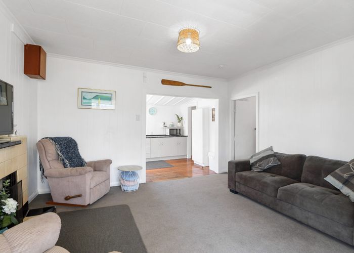  at 8 Dunnet Street, Karitane