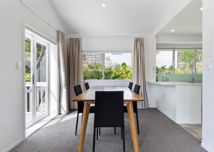  at 2/4 Chevron Place, Castor Bay, North Shore City, Auckland