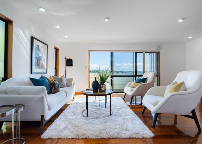  at 2/29 Oaktree Avenue, Browns Bay, Auckland