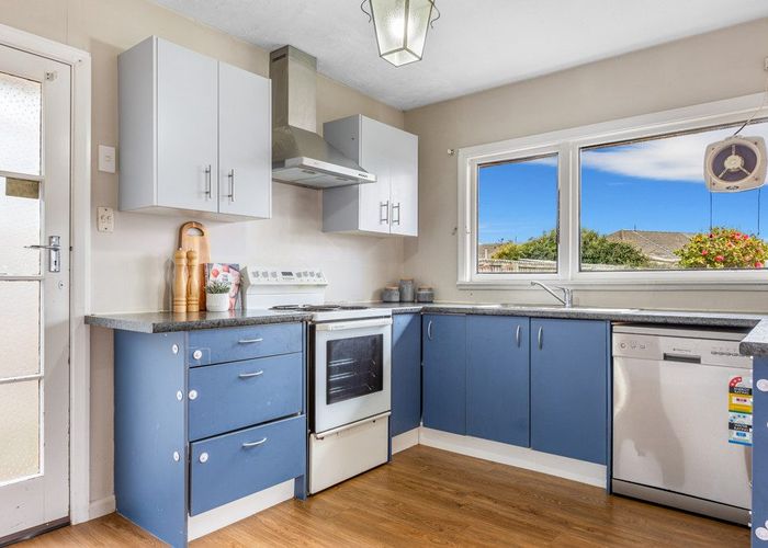  at 2/25 Hills Road, Edgeware, Christchurch City, Canterbury