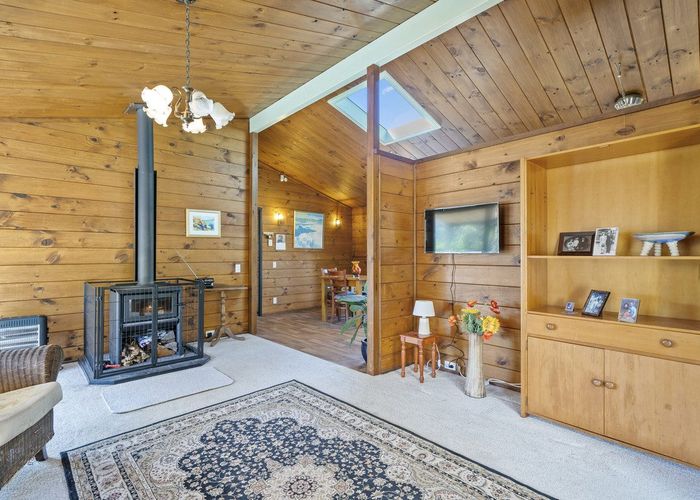  at 20 Discovery Drive, Whitby, Porirua