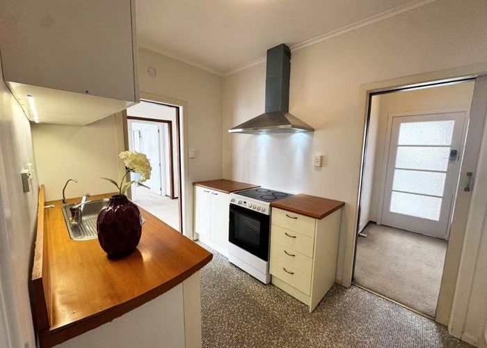  at 52 Old Lake Road, Narrow Neck, North Shore City, Auckland