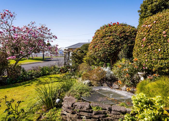  at 32 Queens Road, Glen Avon, New Plymouth, Taranaki