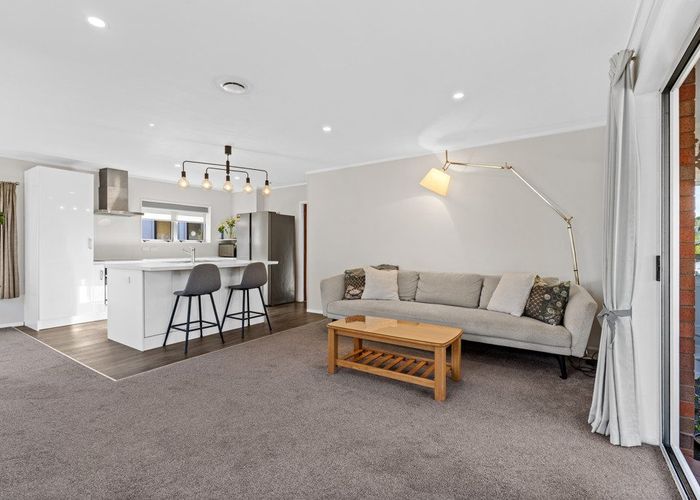  at 1/45 Bay Street, Red Beach, Rodney, Auckland