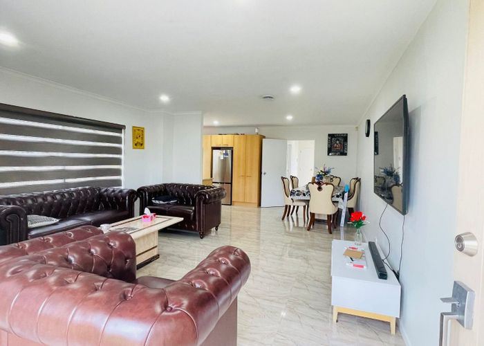  at 14 Clomell Drive, Flat Bush, Auckland