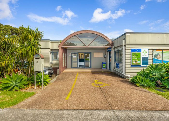  at 8 Archibald Road, Kelston, Waitakere City, Auckland