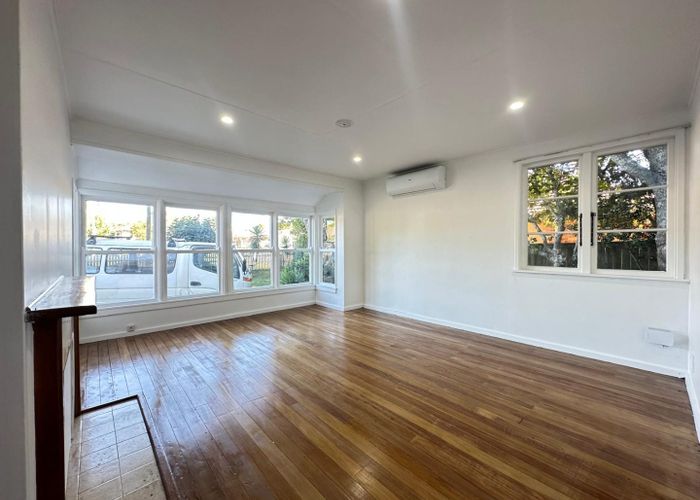  at 34 Ropata Avenue, Point England, Auckland