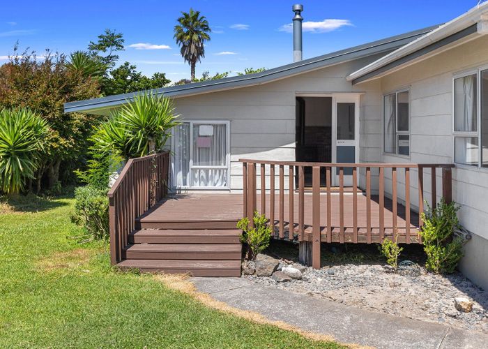  at 17 Redmond Street, Judea, Tauranga