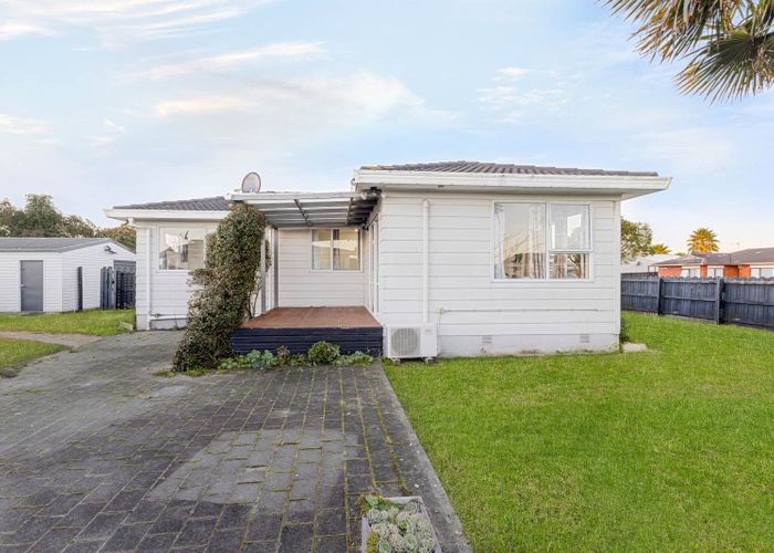  at 2/17 Trimdon Street, Randwick Park, Manukau City, Auckland