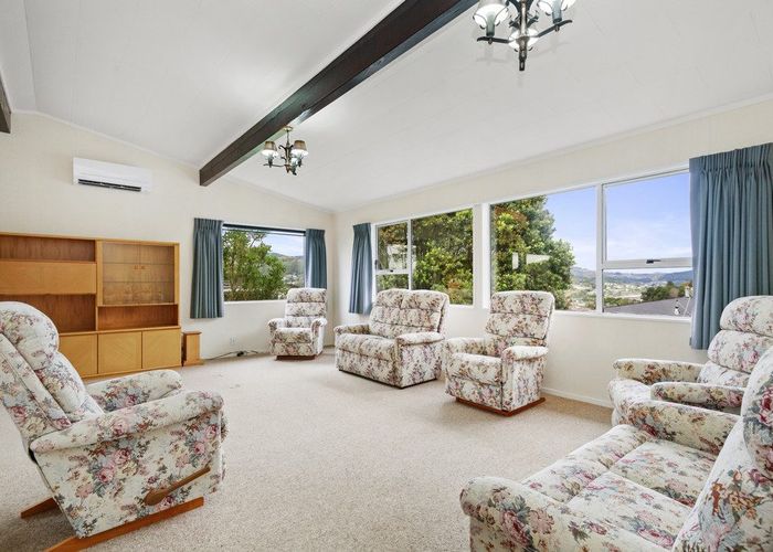  at 32 Turriff Crescent, Tawa, Wellington