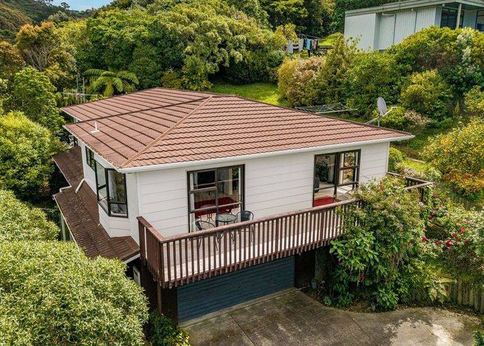  at 58 Discovery Drive, Whitby, Porirua