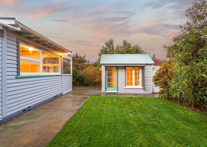  at 18 Sandwich Road, Beckenham, Christchurch City, Canterbury