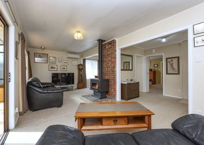  at 31 Fairdene Avenue, Henderson, Auckland