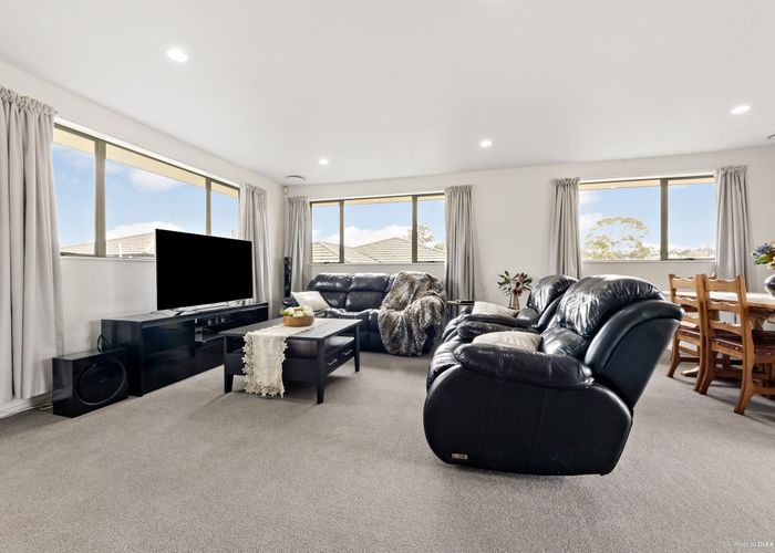  at 4 Jever Place, Massey, Auckland