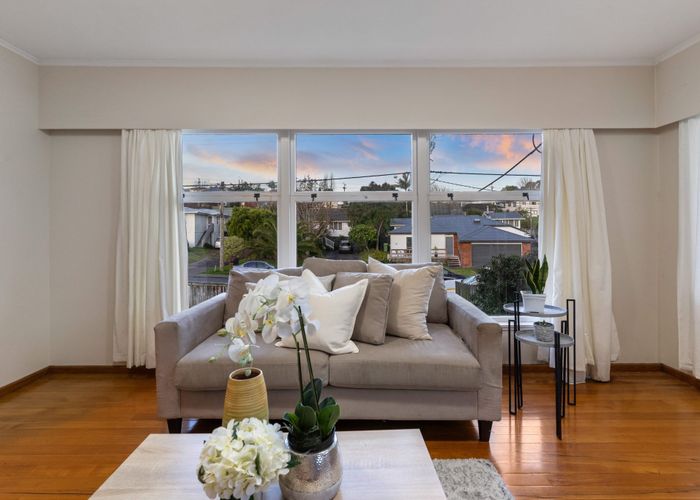  at 2/12 Merriefield Avenue, Forrest Hill, Auckland