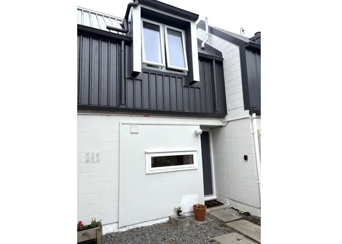  at 9/15 McKinley Cres, Brooklyn, Wellington, Wellington