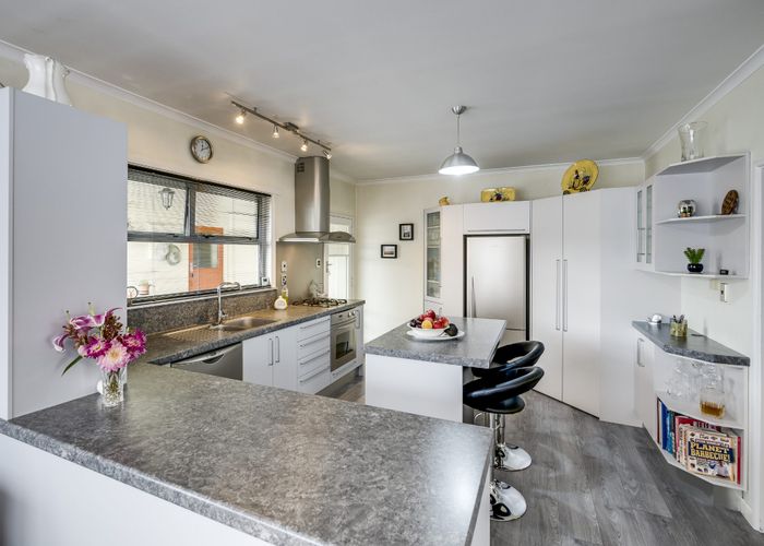  at 1009 Caroline Road, Mayfair, Hastings
