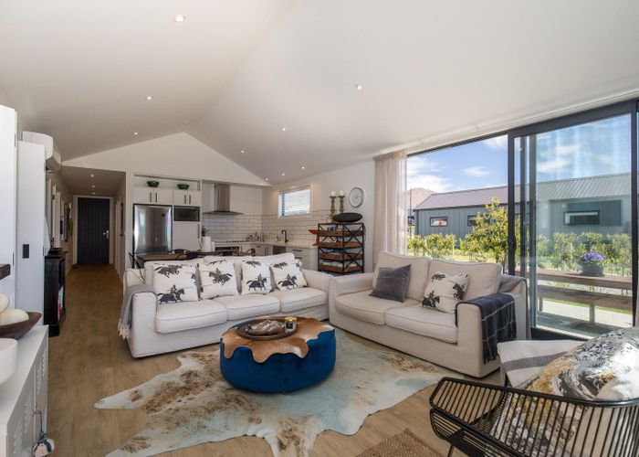  at 2 Leaning Rock RD, Springvale, ALEXANDRA