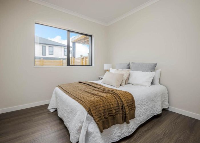  at granny flat/2 Morepork Street, Flat Bush, Manukau City, Auckland