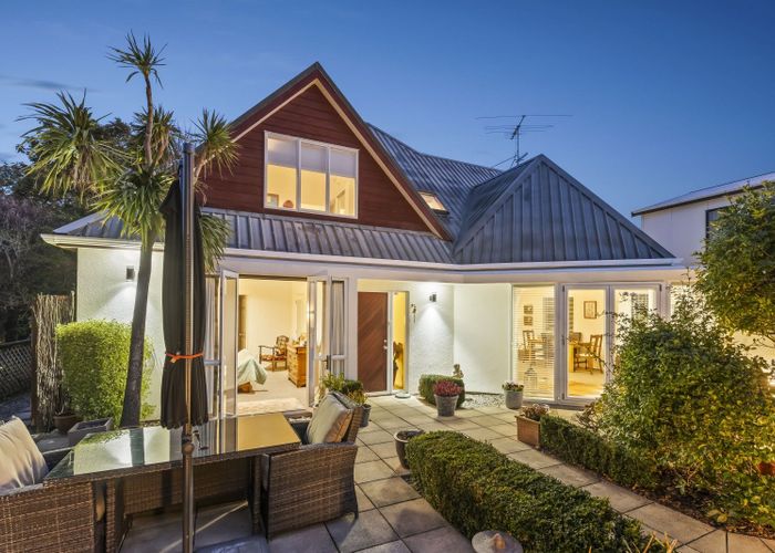  at 18A Garden Road, Raumati Beach, Paraparaumu