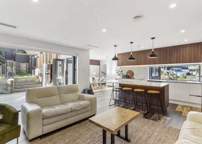  at 25B Deverell Place, Northcross, Auckland