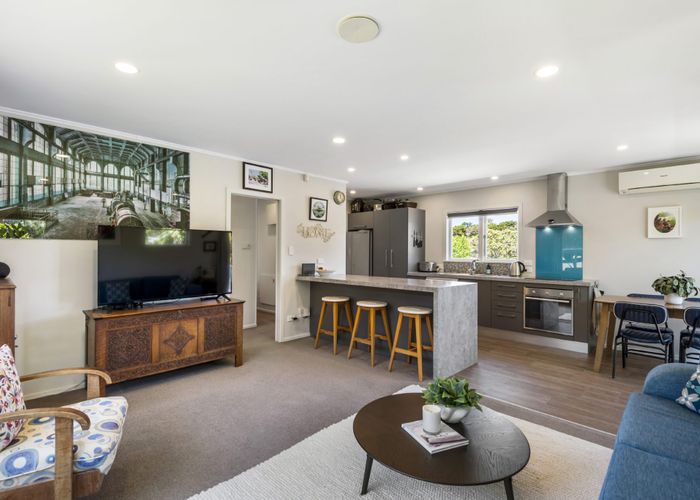  at 1/10 Philip Place, Hillcrest, North Shore City, Auckland