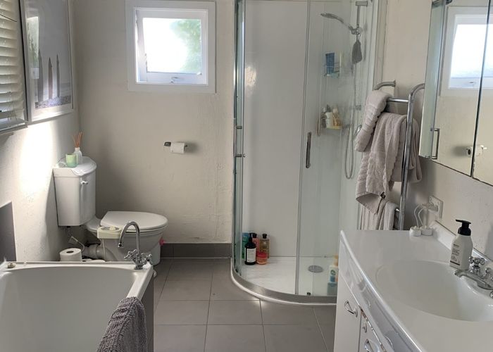  at 105 Nile Rd, Milford, North Shore City, Auckland