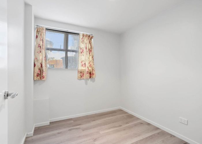  at 2/235 Titirangi Road, Titirangi, Waitakere City, Auckland