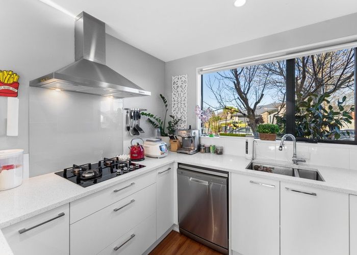 at 4 Carradale Avenue, Broomfield, Christchurch
