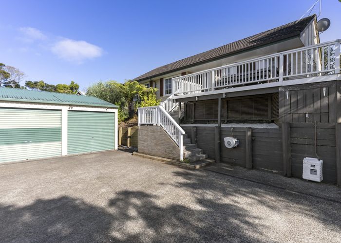  at 5 West Glade Crescent, Birkenhead, Auckland