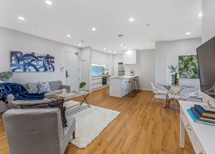  at 5/46 Wellington Street, Howick, Auckland